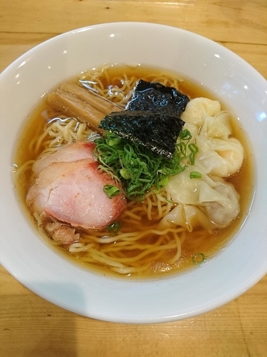 「特製ワンタン麺(ハーフ) 900円 (MIX)」@支那そば 大和 稲荷町本店の写真