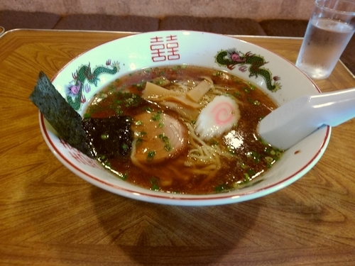 「ラーメン(並盛)450円」@八幡飯店の写真