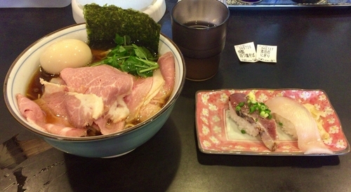 「特製四つ葉そば 本日のにぎり」@中華そば 四つ葉の写真