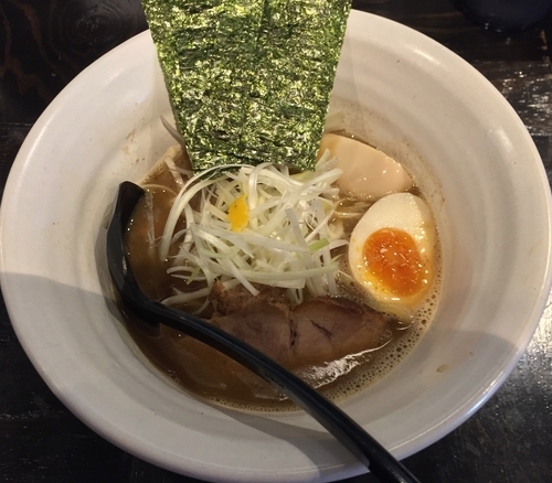 「太麺ラーメン＋味玉（￥780＋￥100）」@麺屋 奨 TASUKU 町田店の写真
