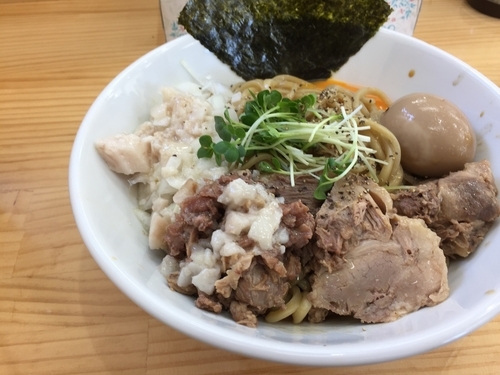 「ラーメン汁なし 全部のせ」@宮二郎の写真