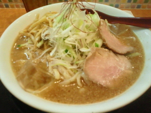 「冷やし味噌らーめん（大盛） 950円、おろし生姜 50円」@麺や うから家からの写真