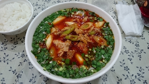 「にら辛ラーメン800円」@金泉楼の写真