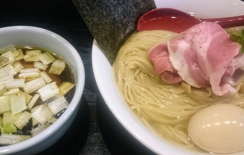 「重ね昆布水のつけそば（限定）＋中盛＋ワンタン（ワタリガニ）」@雨ニモマケズの写真