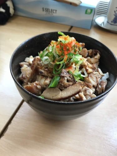 「炙りチャーシュー丼300」@ラーメン モリンの写真