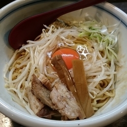 まぜそば（生たまご入り）