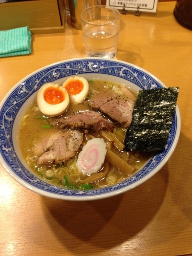 「特製中華そば」@中華そば 青葉 大宮東口店の写真