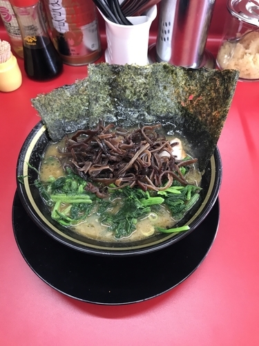 「ラーメン 青菜増し キクラゲ増し」@家系ラーメン 王道家の写真