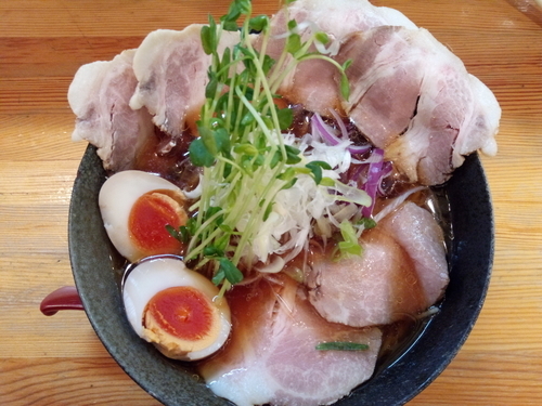 「冷やし秋刀魚醤油そば」@中村商店 高槻本店の写真