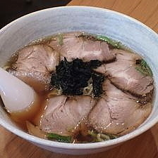 「チャーシュー麺780円（大盛同額）＋鶏肉の四川風唐辛子炒め」@向陽飯店の写真