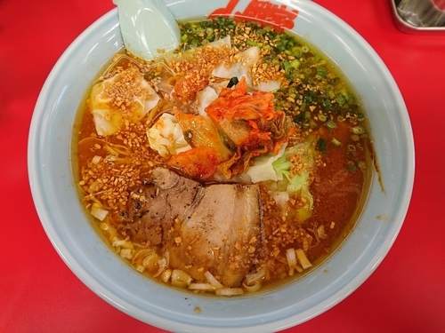 「旨辛スタミナラーメン（硬め、多め）＋中盛」@山岡家 前橋野中店の写真