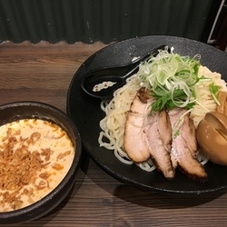 夏季限定 冷やしつけ麺 並 420g 880円