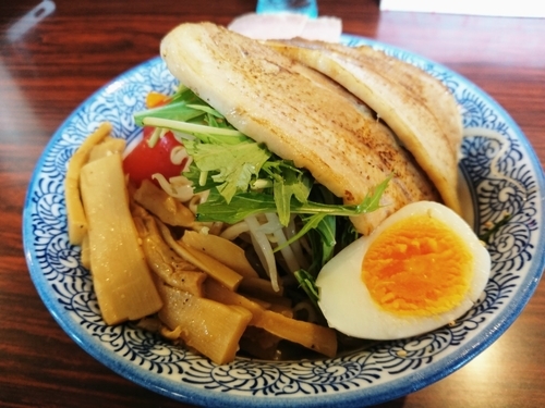 「伏竜冷やし麺850円＋チャーシュー(ｸｰﾎﾟﾝ)&メンマ」@らーめん伏竜 本店の写真