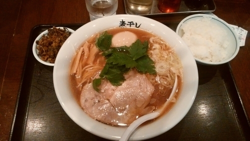 「味玉あっさり煮干しら－めん中盛」@煮干しらーめん青樹 立川店の写真