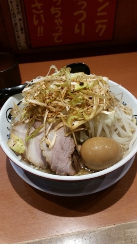 「女盛ラーメン､ヤサイチョイマシ780円＋辛ネギ120円」@らーめん男盛 本店の写真