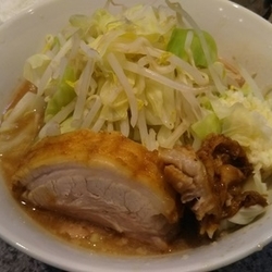 ミニラーメン（750円）野菜・ニンニク