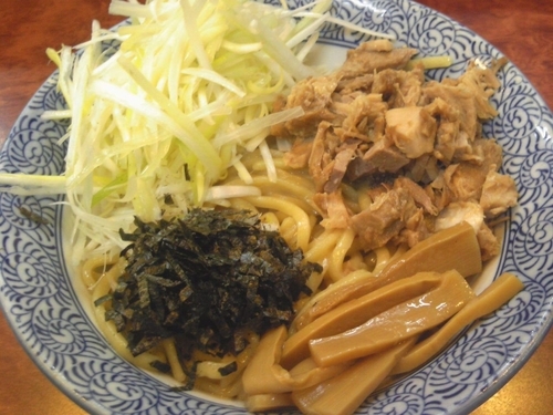 「油そば（大；240g）￥780・ネギ￥100」@自家製太麺 元気屋の写真