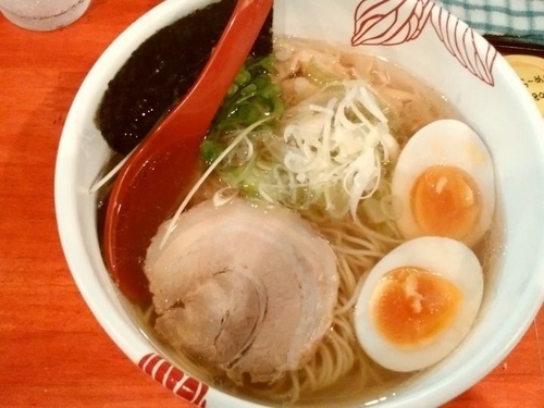 「しおらーめん＋味玉」@麺処 あす花の写真