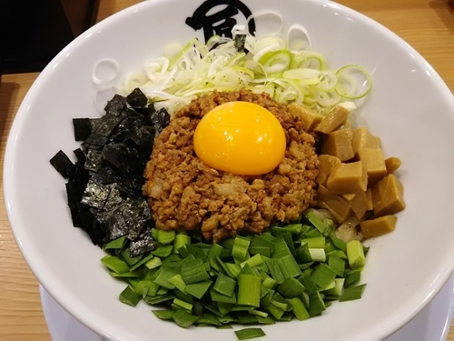 「台湾塩まぜそば￥780」@麺や マルショウ 新なにわ大食堂店の写真