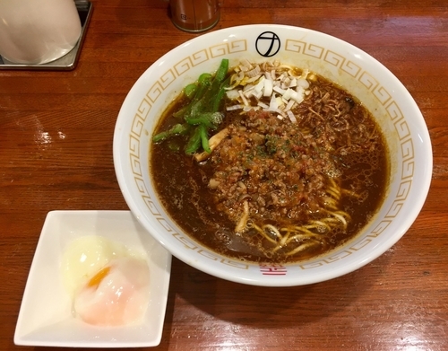 「カレーらーめん+温泉たまご」@麺屋 さすらいの写真