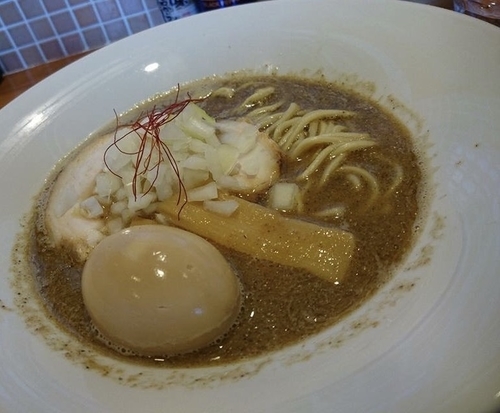 「濃厚煮干ソバ」@らーめんキッチン いいづかの写真