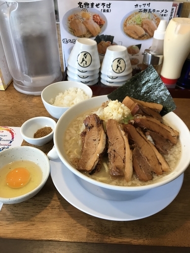 「塩ラーメン大盛」@麺屋しずる 豊川店の写真