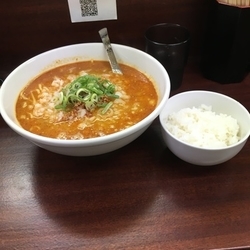 担々麺 ライス付き850円