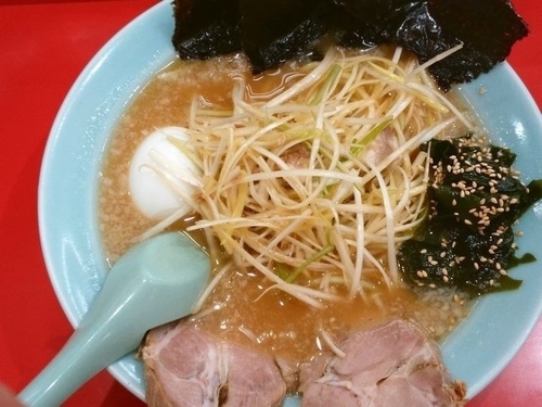 「かいざんラーメン＋玉子」@ラーメン かいざん 新小岩店の写真