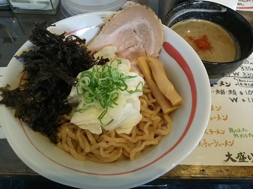 「ちょもつけ麺　（大盛り）　※クーポンで７００円」@俺らラーメン ちょもらんまの写真