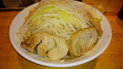 「ラーメン中 肉増し 太麺 ニンニク」@ハングリーピッグ 曙町店の写真