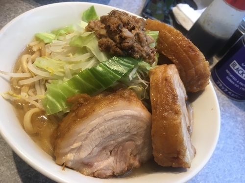 「ラーメン並800円（茹で前250ｇ）豚増し200円」@ラーメン宮郎の写真