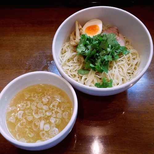 「限定 昆布出汁塩つけ麺 レモングラス&パクチー（800円）」@中華そば 一信の写真