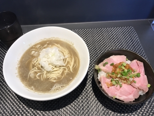 「かけそば（塩）肉めし」@煮干乱舞の写真