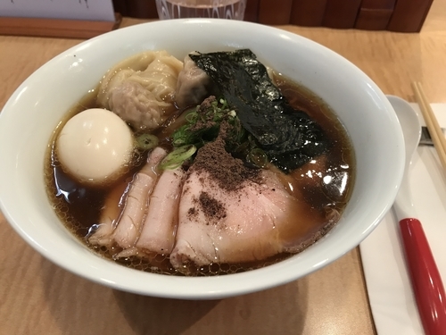 「チャーシューワンタン味玉醤油Soba」@Japanese Soba Noodles 蔦の写真