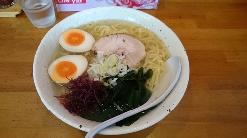 「塩らーめん大盛り710円＋味玉子80円」@いのまるの写真
