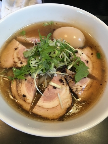 「焦がしニンニクラーメン+チャーシュー+味玉」@ら〜めん 晴々の写真