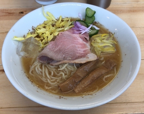 「花びら舞う味噌冷しラーメン(限定)850円」@味噌ぶり noodle みやみやの写真