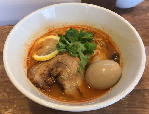 「味玉トムヤムクン(期間限定)880円」@煮干しそば 虎空の写真