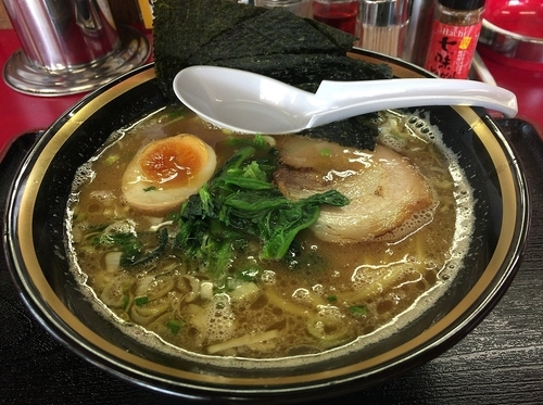 「とんこつらーめん（720円）」@らーめん酒場 青山の写真