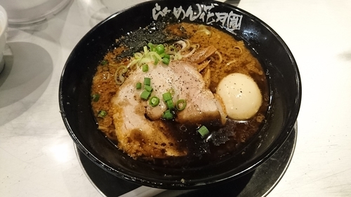 「【限定】嵐げんこつらあめんBLACK・・740円」@らあめん花月嵐 平塚北口店の写真