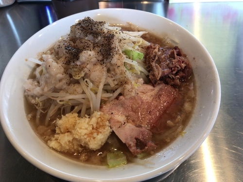 「ラーメン小(ニンニク、アブラ)750円」@ジロリアン 浮間店の写真