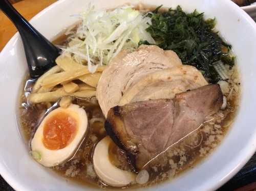 「醤油らーめん全部のせ」@みやび屋の写真