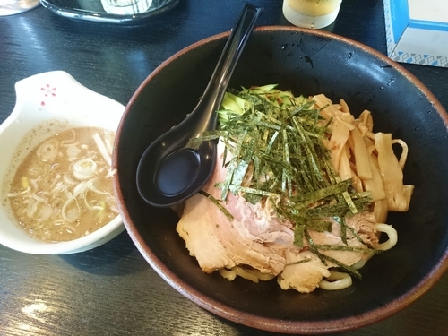 「魚だし特濃厚 極太冷やし麺　700円」@ハッスルラーメンホンマ 浅草店の写真
