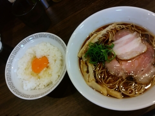 「醤油ラーメン680円+お昼のご飯+替え玉」@かしわぎの写真