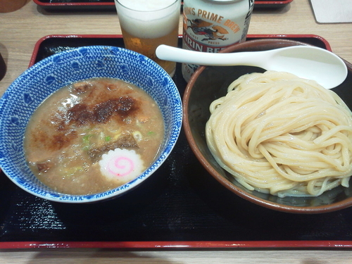 「濃厚豚骨魚介つけ麺730＋缶ビ300＝1030円」@三竹寿 本店の写真