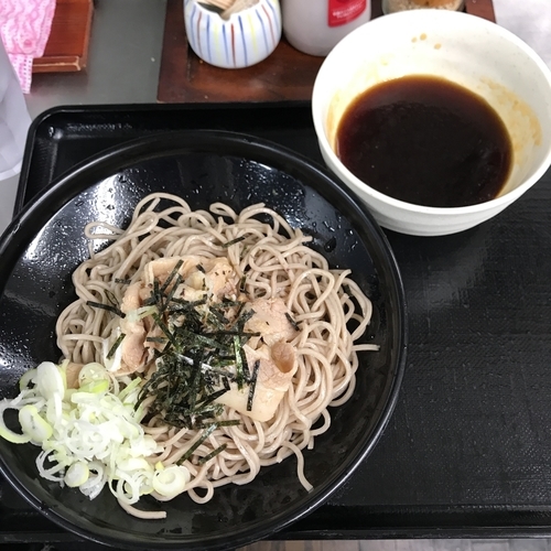 「ピリ辛 肉つけそば」@大江戸そば 赤羽3・4番ホーム店の写真