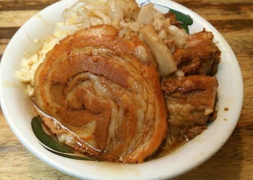 「雷そば（並）ライト＋国産トロ豚チャーシュー　730＋120円」@雷 北松戸本店の写真