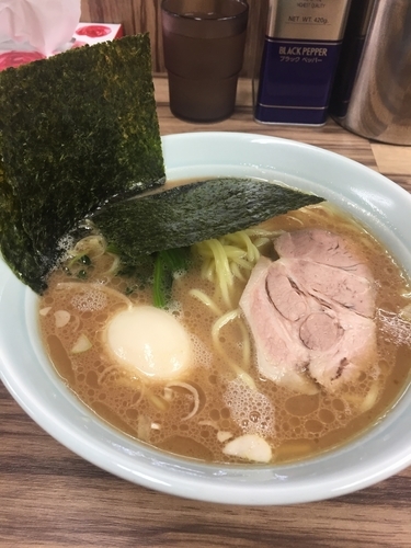 「半熟味玉ラーメン並」@横浜ラーメン 武源家の写真