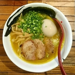塩らーめん 味付けたまご