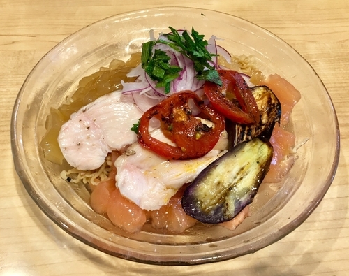 「煮干しとピンクグレープフルーツ 2種のジュレ冷製そば【限定】」@麺屋Mの写真